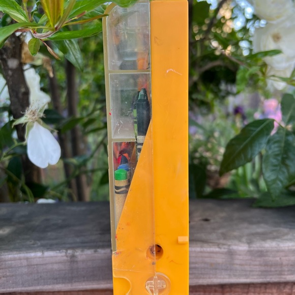 Vintage 60’s/70’s CRAYOLA CRAYON Carrying Case - Picture 4 of 5